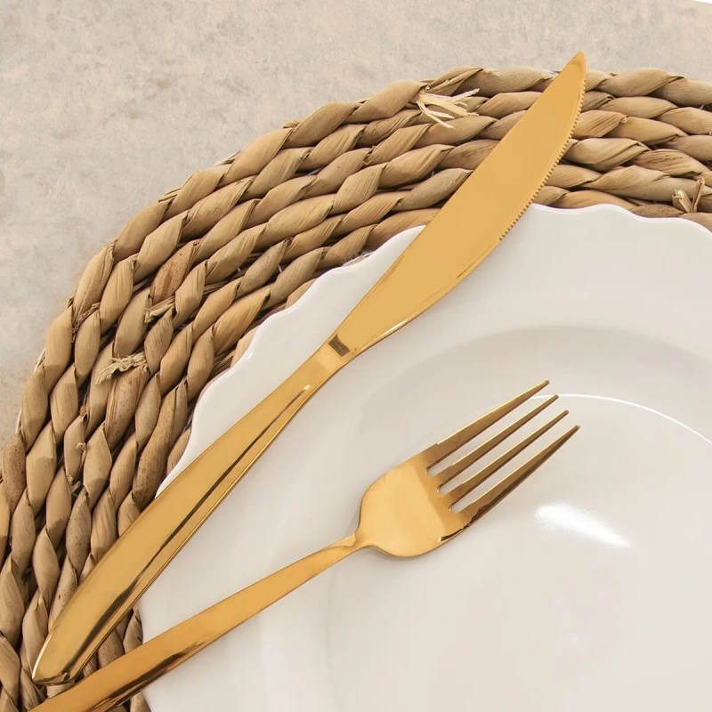 Jedálenské príbory GOLD – luxusná 24-dielna nerezová sada v zlatom prevedení 4