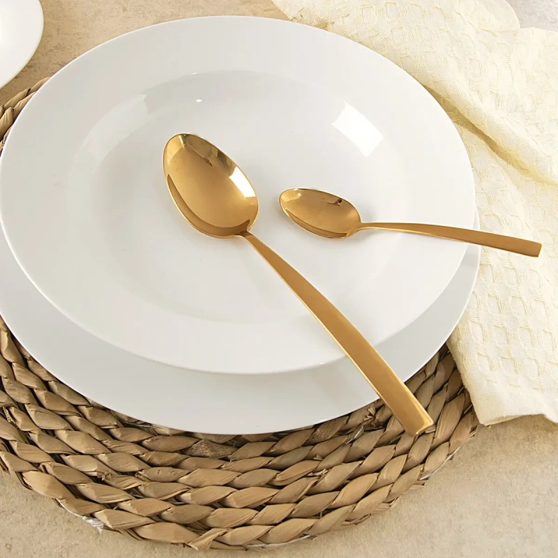 Jedálenské príbory GOLD – luxusná 24-dielna nerezová sada v zlatom prevedení 3