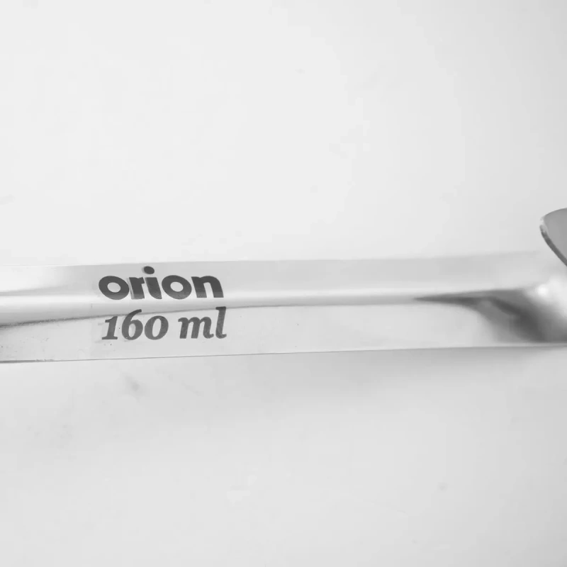 Naberačka s výlevkou 33 × 9 cm – nerezová naberačka na polievky a omáčky 1