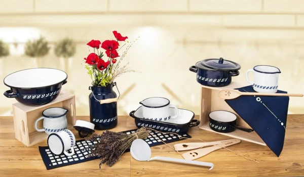 Kanvica MODROBIELA 2 l – smaltovaná kanvica na mlieko s pokrievkou 2