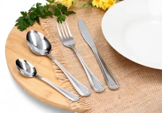 Jedálenský príbor ONTARIO – 24-dielna zdobená chróm-niklová sada v krabičke 2